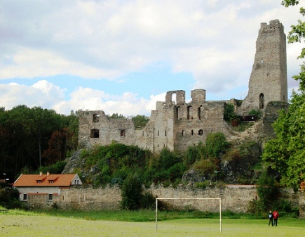 Okoř Castle